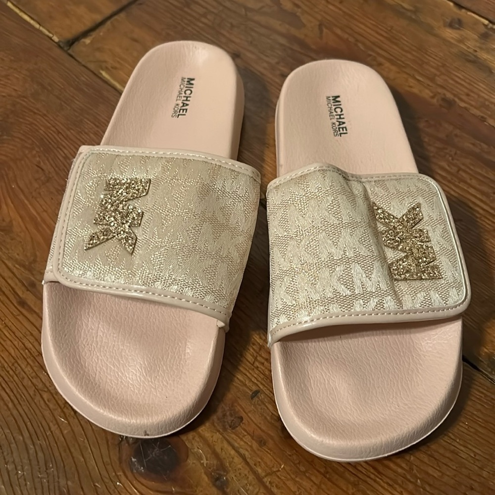 NWOT MICHAEL Michael Kors slides